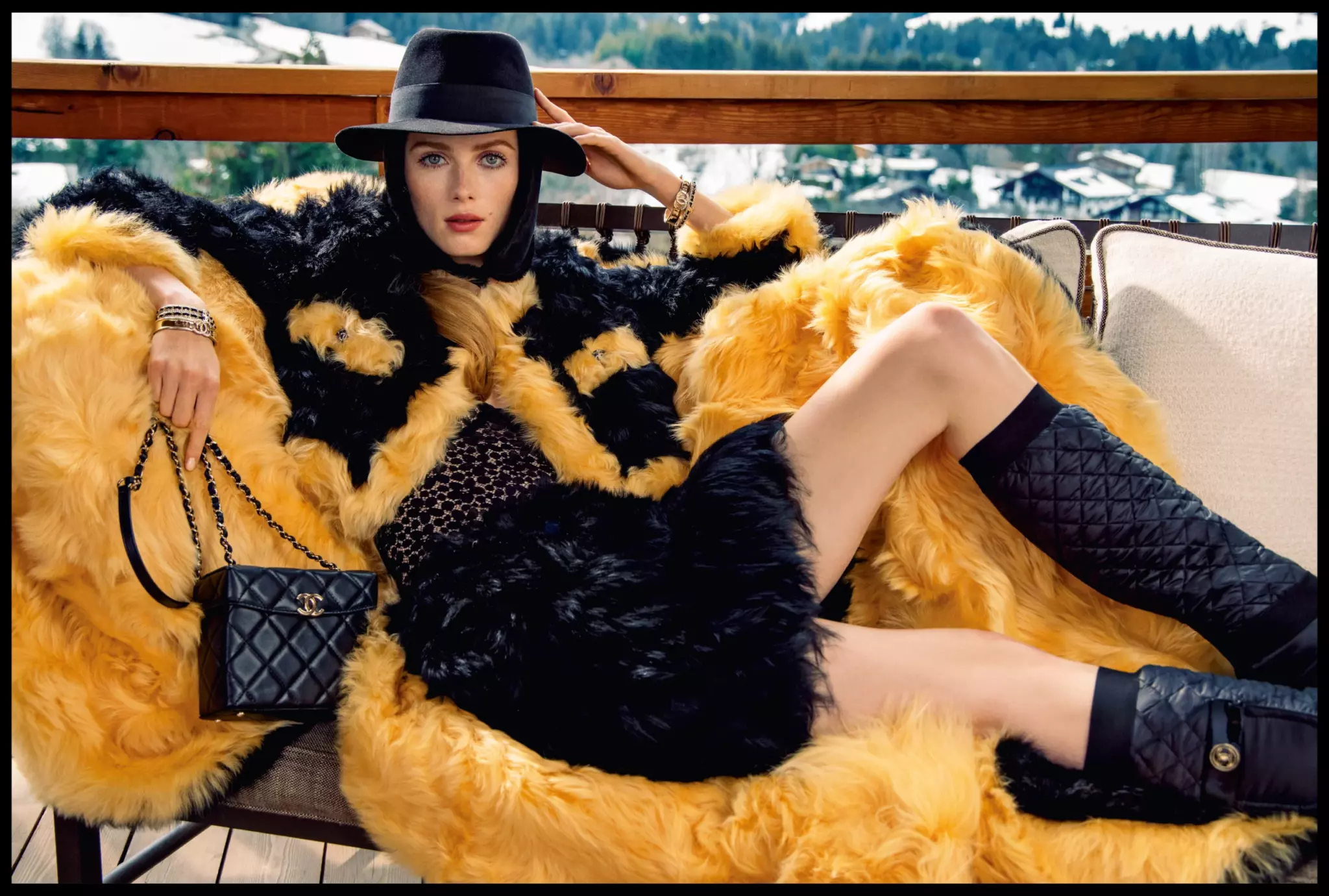 Fall-Winter 21/22 trends that fashionistas will adopt this season. Focus on iconic Chanel, Baum und Pferdgarten, By Malina and By Malene Birger. 1