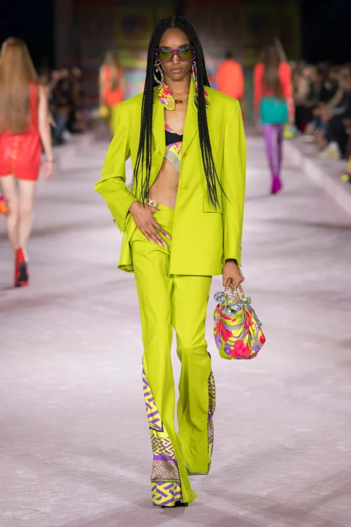 3 Biggest SS22 Trends from the Fashion Weeks. A new way to wear suits, bridal style for everyone and little sexy skirt. Versace, Fendi, Alberta Ferretti and more. 2 3 Biggest SS22 Trends from the Fashion Weeks. A new way to wear suits, bridal style for everyone and little sexy skirt. Versace, Fendi, Alberta Ferretti and more.