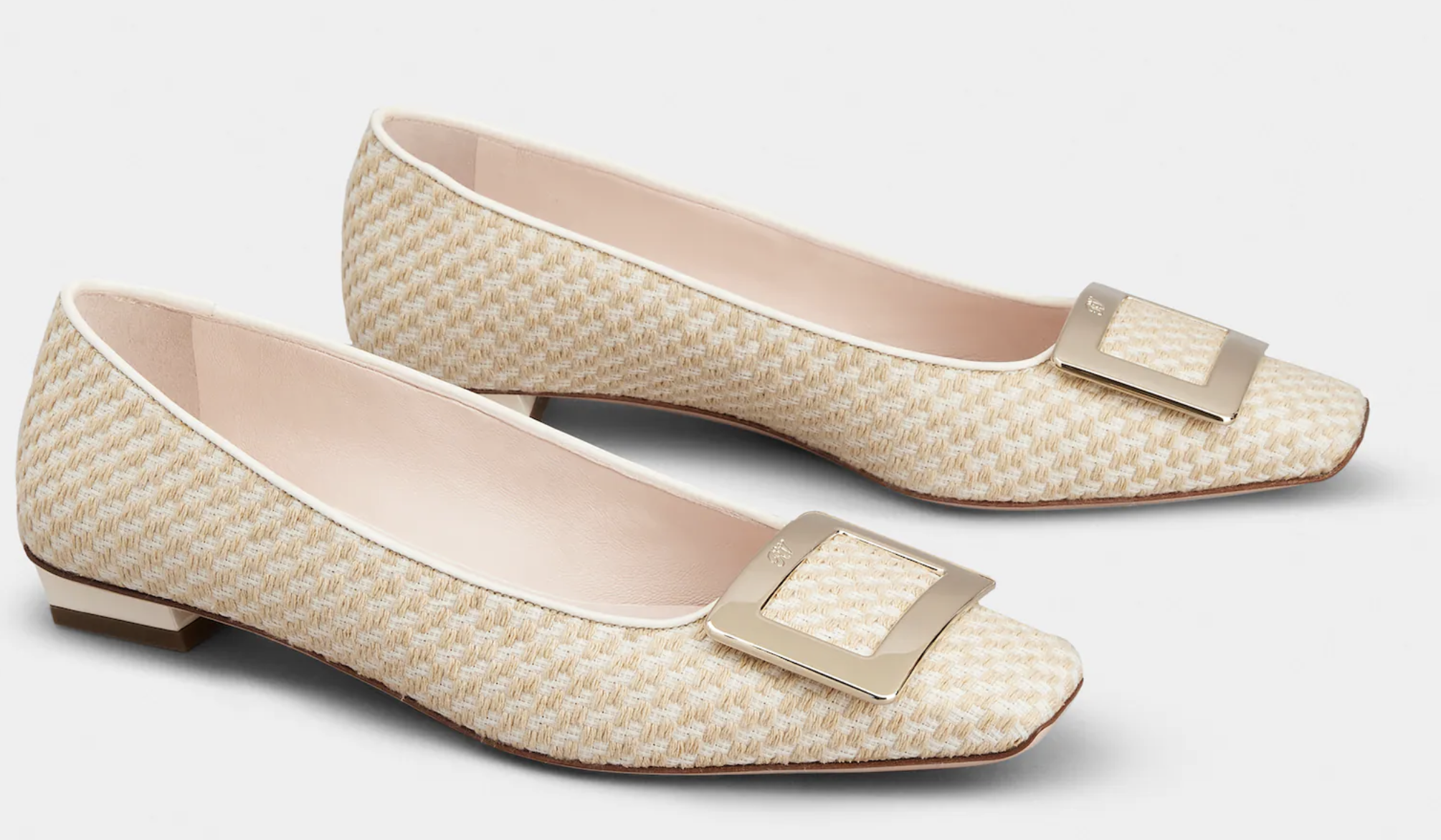 Your Spring/Summer 2023 Mast-have Fashion Items. Comfortable Ballerinas, sexy see-through designs and asymmetrical cuts. 5 Your Spring/Summer 2023 Mast-have Fashion Items. Comfortable Ballerinas, sexy see-through designs and asymmetrical cuts.
