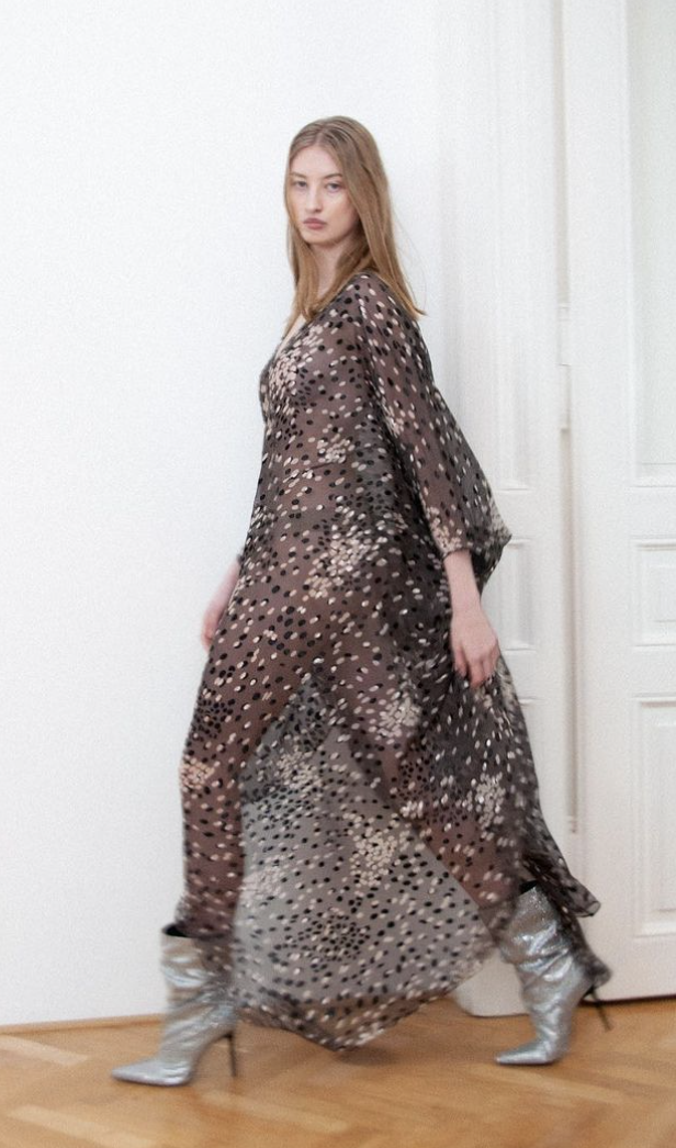 Your Spring/Summer 2023 Mast-have Fashion Items. Comfortable Ballerinas, sexy see-through designs and asymmetrical cuts. 9 Your Spring/Summer 2023 Mast-have Fashion Items. Comfortable Ballerinas, sexy see-through designs and asymmetrical cuts.