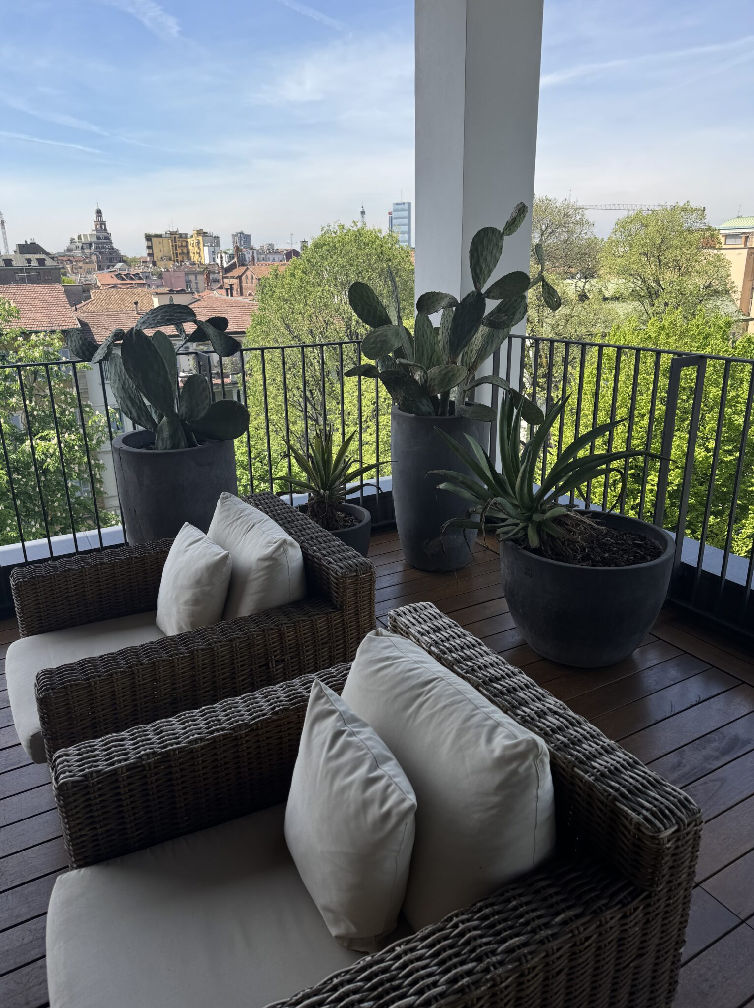 5 reasons to escape the busy life at Bvlgari Hotel Milano. A Luxurious and Unforgettable Family getaway. 8 5 reasons to escape the busy life at Bvlgari Hotel Milano. A Luxurious and Unforgettable Family getaway.
