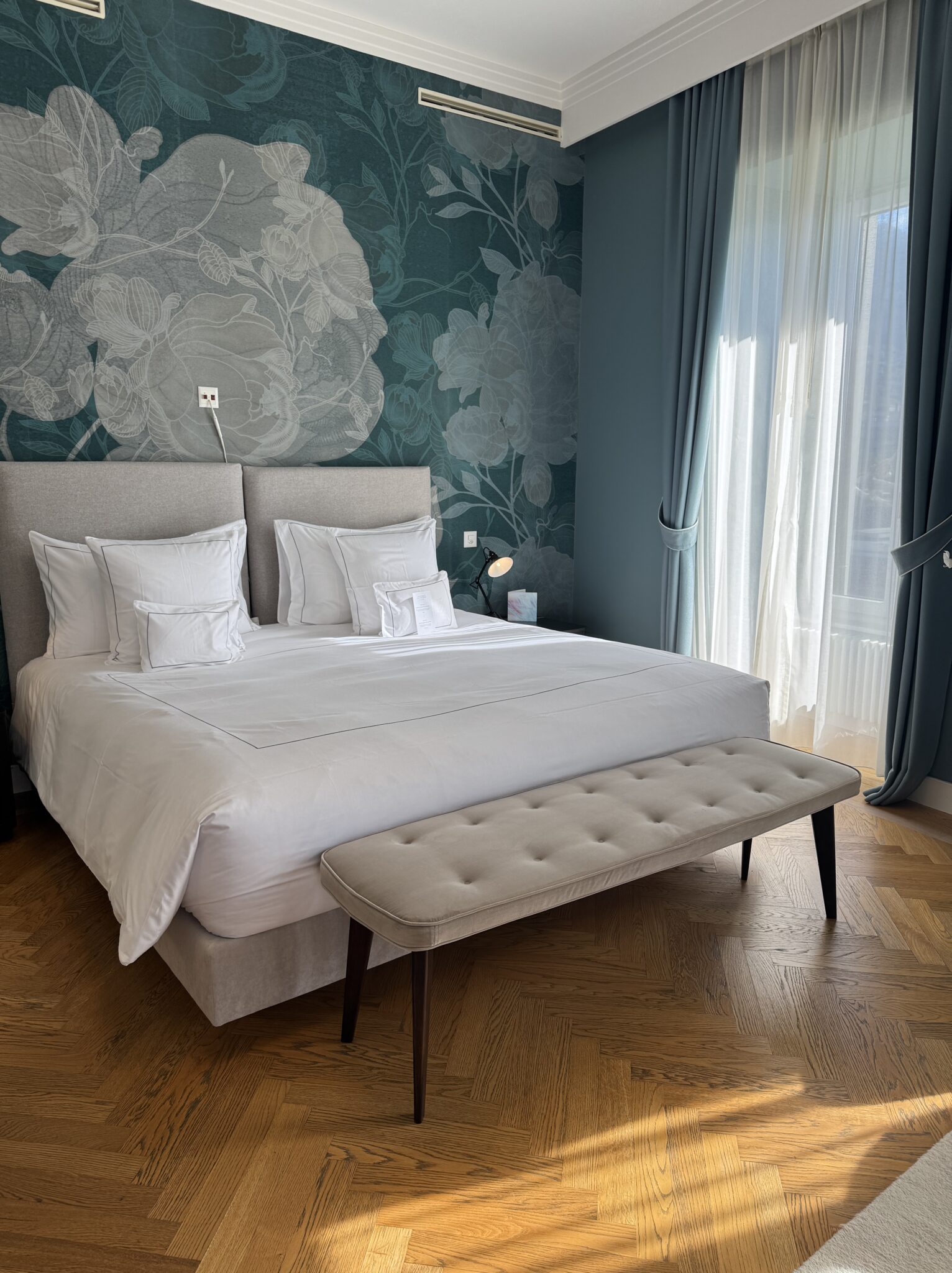 What you need to know about my life-changing stay at Clinique La Prairie in 2025. An honest review of the World’s most famous Revitalisation (longevity) Program in Montreux, Switzerland. 21 What you need to know about my life-changing stay at Clinique La Prairie in 2025. An honest review of the World’s most famous Revitalisation (longevity) Program in Montreux, Switzerland.