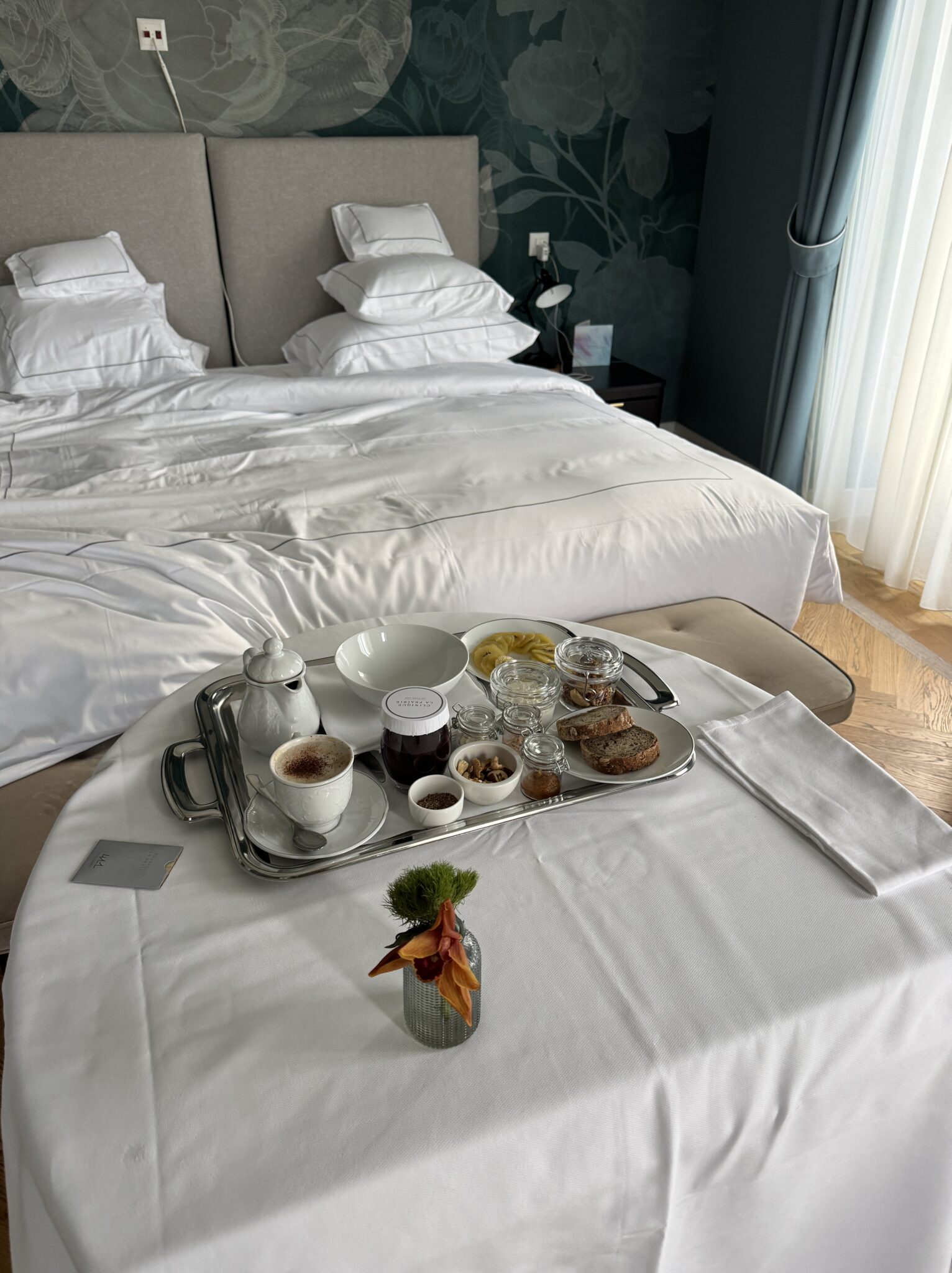 What you need to know about my life-changing stay at Clinique La Prairie in 2025. An honest review of the World’s most famous Revitalisation (longevity) Program in Montreux, Switzerland. 22 What you need to know about my life-changing stay at Clinique La Prairie in 2025. An honest review of the World’s most famous Revitalisation (longevity) Program in Montreux, Switzerland.
