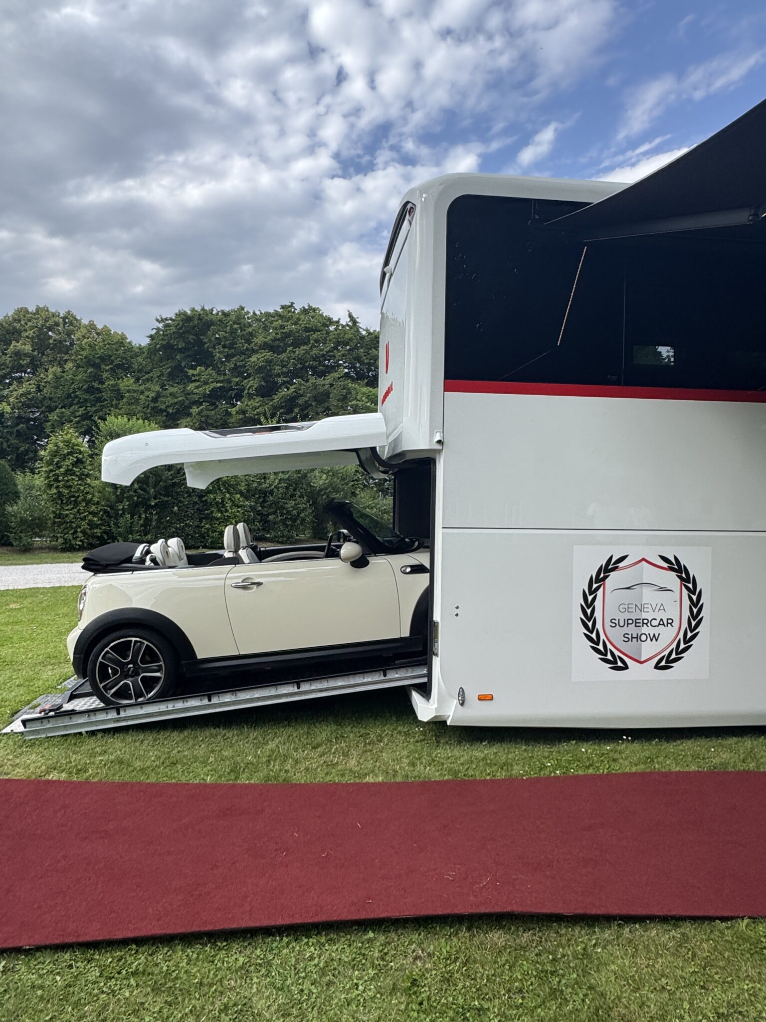 5 Powerful Reasons to Experience the Geneva SuperCar Show 2025. 38 https://www.instagram.com/bellazofia.official/