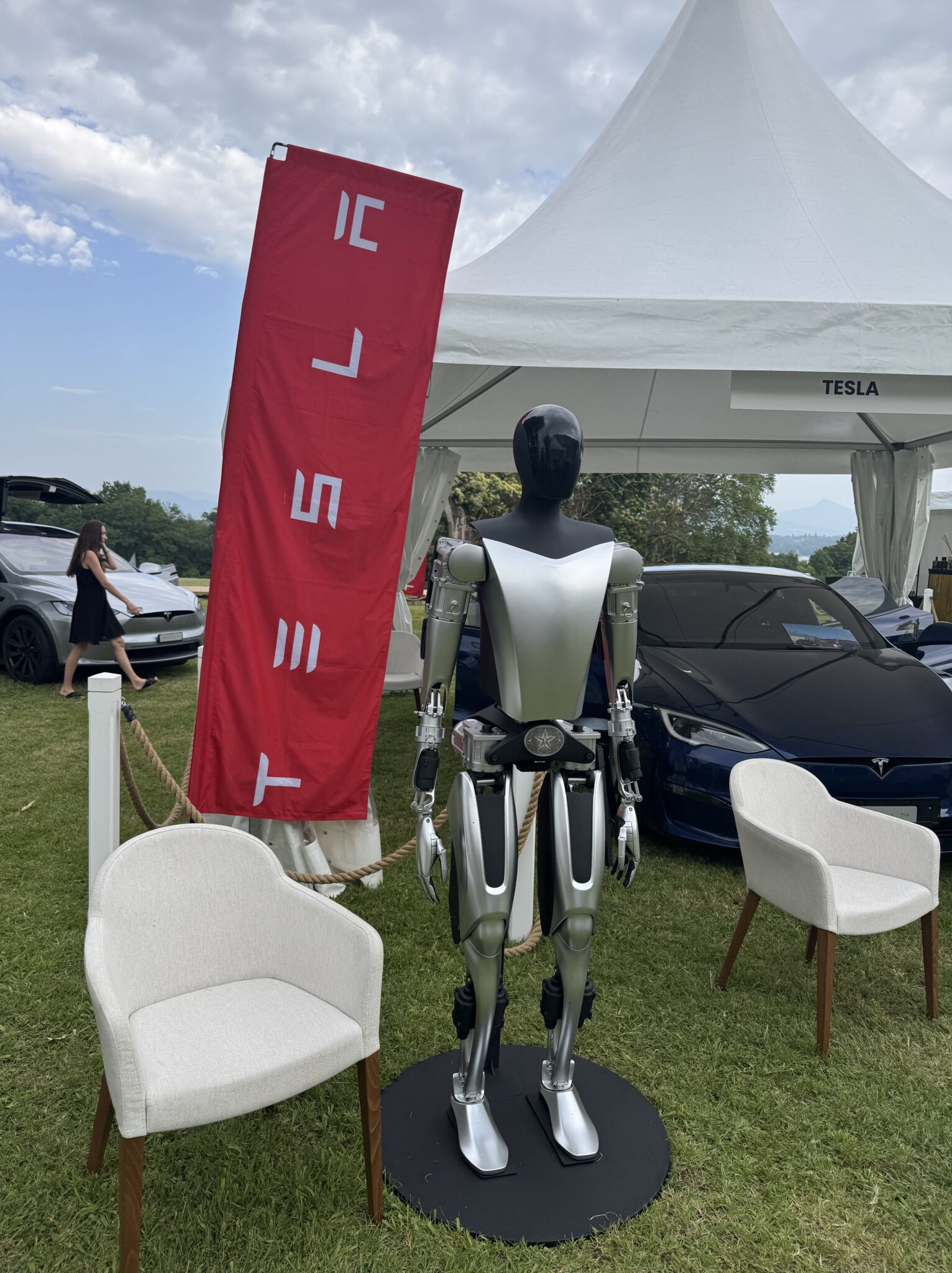 5 Powerful Reasons to Experience the Geneva SuperCar Show 2025. 23 https://www.instagram.com/bellazofia.official/