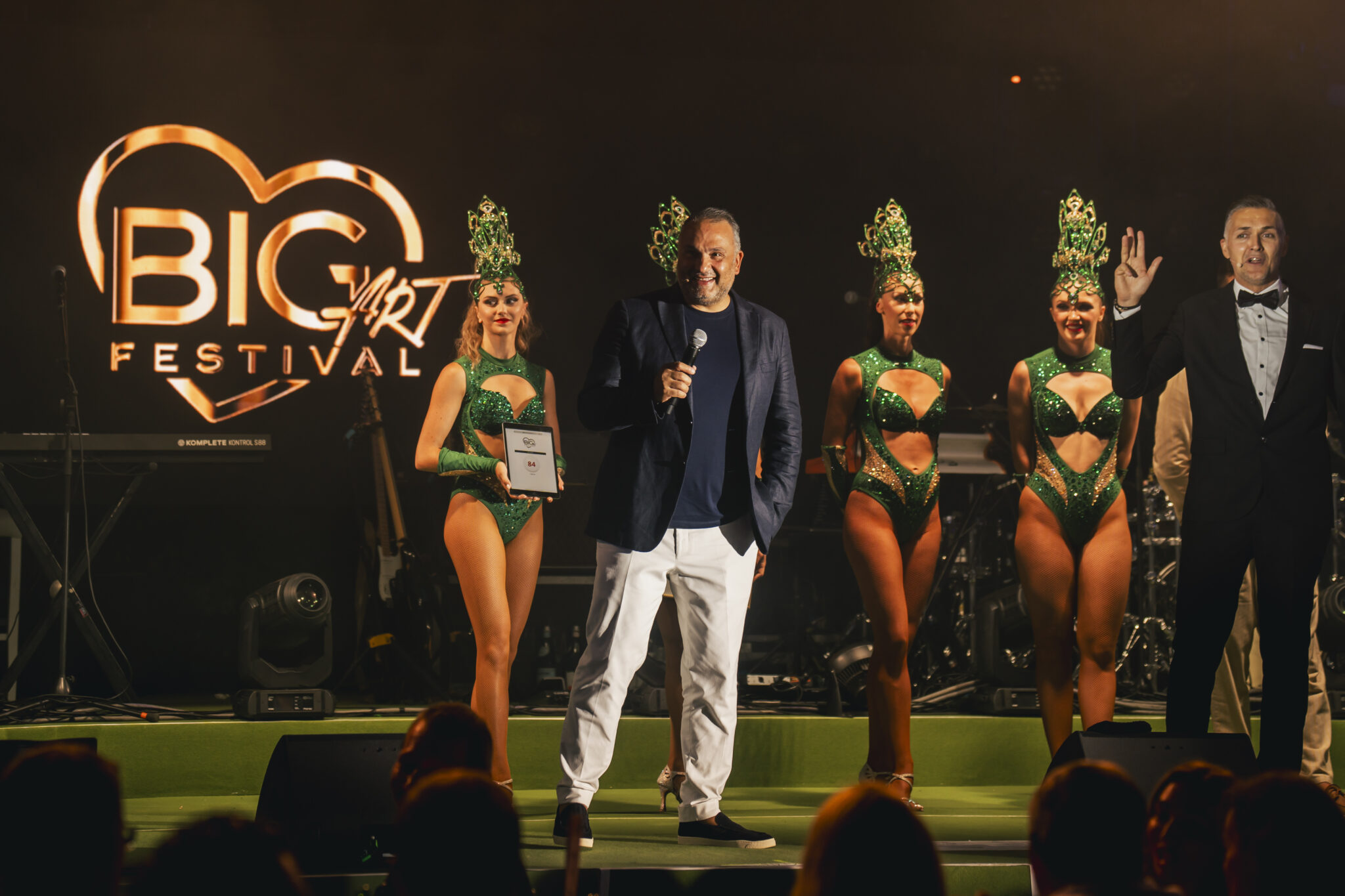 A Golden Night in Forte dei Marmi. Gala Stravagante by Big Art Festival at Villa Alpebella featuring incredible Will Smith and Matteo Bocelli. 23 A Golden Night in Forte dei Marmi. Gala Stravagante by Big Art Festival at Villa Alpebella featuring incredible Will Smith and Matteo Bocelli.