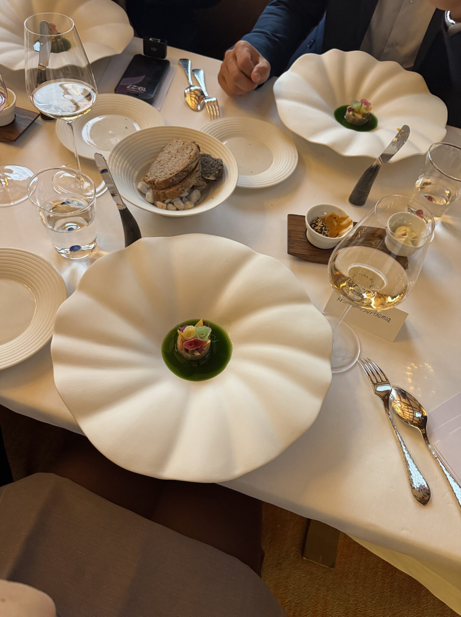A Remarkable Journey with Genesis Europe : Driving the New GV60 and G80 from Geneva to Zurich and St. Gallen. 19 A Remarkable Journey with Genesis Europe : Driving the New GV60 and G80 from Geneva to Zurich and St. Gallen.