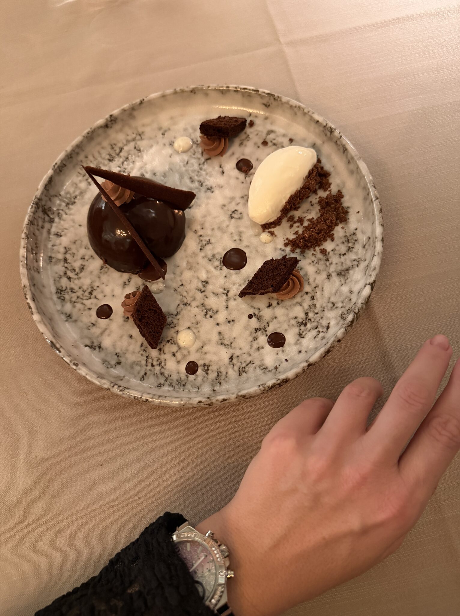 Hotel des Trois Couronnes in Vevey – A Timeless & Luxurious Palace on the Shores of Lake Geneva | Review by Swiss Influencer Bella Zofia | The #1 Hotel in Vevey. 26 Nestled on the Swiss Riviera in Vevey, Hôtel des Trois Couronnes represents a blend of heritage, luxury, and serenity. Facing the shimmering waters of Lake Geneva with the Alps towering beyond, it offers guests more than just a place to stay—it offers an experience steeped in culture, elegance, and personalised comfort. I stayed in the hotel with my husband, and I wanted to focus on a wellness stay, filled with spa time, massages and rejuvenating time by the lake. It turned out that it was the perfect location for this style getaway. A place that is tranquil, yet elegant, beautiful and with this beautiful Palace aura.