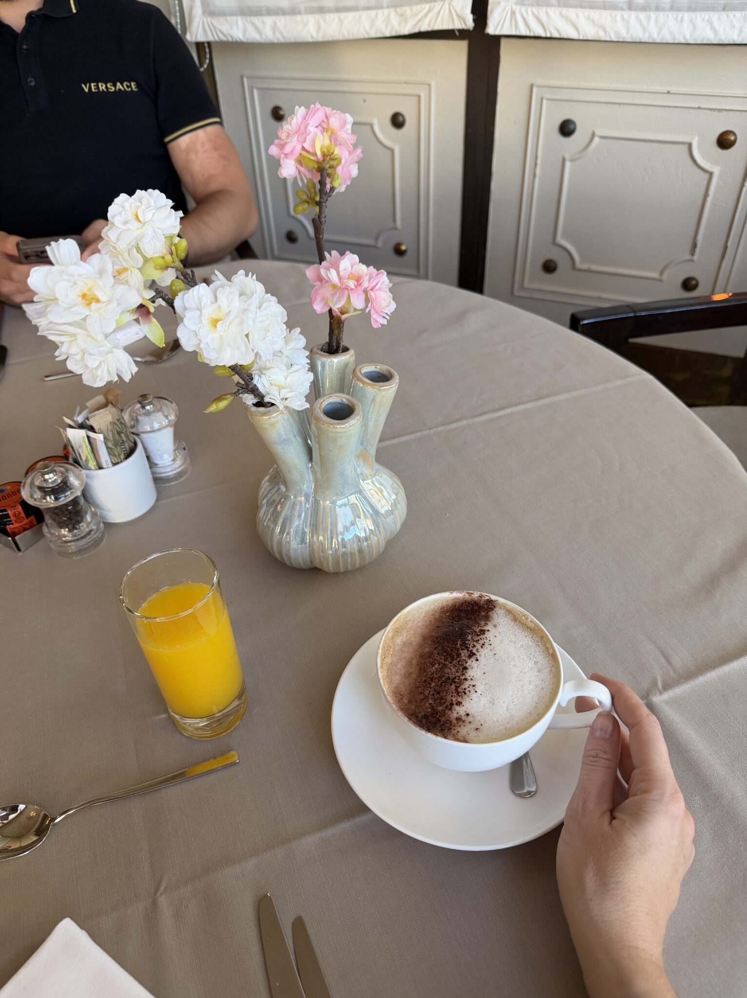 Hotel des Trois Couronnes in Vevey – A Timeless & Luxurious Palace on the Shores of Lake Geneva | Review by Swiss Influencer Bella Zofia | The #1 Hotel in Vevey. 28 Nestled on the Swiss Riviera in Vevey, Hôtel des Trois Couronnes represents a blend of heritage, luxury, and serenity. Facing the shimmering waters of Lake Geneva with the Alps towering beyond, it offers guests more than just a place to stay—it offers an experience steeped in culture, elegance, and personalised comfort. I stayed in the hotel with my husband, and I wanted to focus on a wellness stay, filled with spa time, massages and rejuvenating time by the lake. It turned out that it was the perfect location for this style getaway. A place that is tranquil, yet elegant, beautiful and with this beautiful Palace aura.