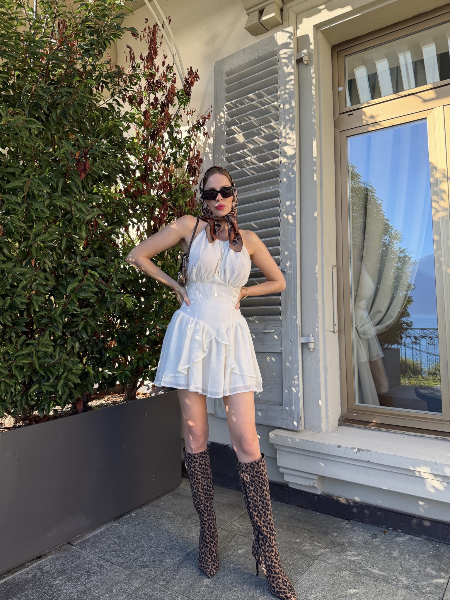 Hotel des Trois Couronnes in Vevey – A Timeless & Luxurious Palace on the Shores of Lake Geneva | Review by Swiss Influencer Bella Zofia | The #1 Hotel in Vevey. 39 Nestled on the Swiss Riviera in Vevey, Hôtel des Trois Couronnes represents a blend of heritage, luxury, and serenity. Facing the shimmering waters of Lake Geneva with the Alps towering beyond, it offers guests more than just a place to stay—it offers an experience steeped in culture, elegance, and personalised comfort. I stayed in the hotel with my husband, and I wanted to focus on a wellness stay, filled with spa time, massages and rejuvenating time by the lake. It turned out that it was the perfect location for this style getaway. A place that is tranquil, yet elegant, beautiful and with this beautiful Palace aura.