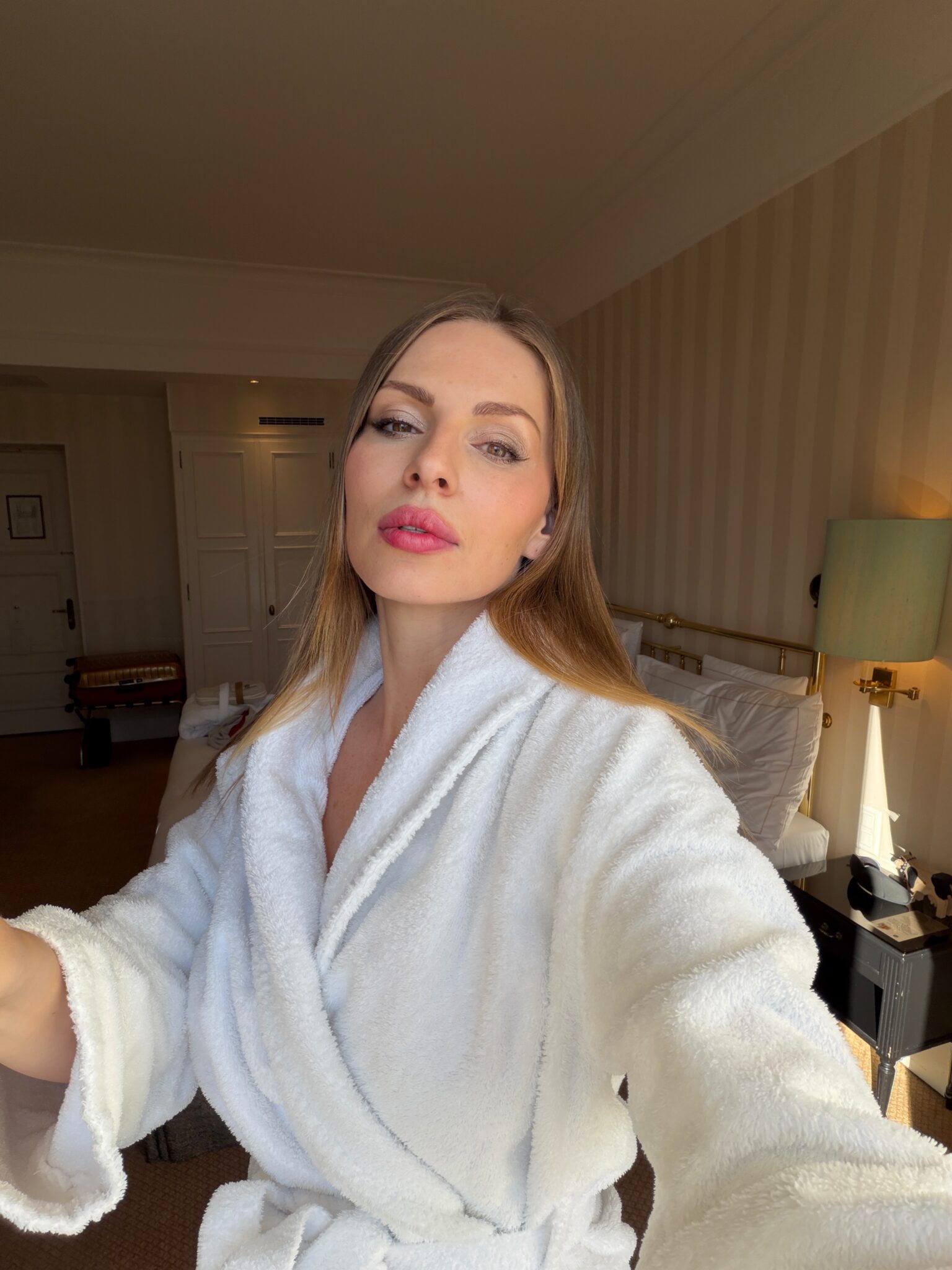 Hotel des Trois Couronnes in Vevey – A Timeless & Luxurious Palace on the Shores of Lake Geneva | Review by Swiss Influencer Bella Zofia | The #1 Hotel in Vevey. 31 Nestled on the Swiss Riviera in Vevey, Hôtel des Trois Couronnes represents a blend of heritage, luxury, and serenity. Facing the shimmering waters of Lake Geneva with the Alps towering beyond, it offers guests more than just a place to stay—it offers an experience steeped in culture, elegance, and personalised comfort. I stayed in the hotel with my husband, and I wanted to focus on a wellness stay, filled with spa time, massages and rejuvenating time by the lake. It turned out that it was the perfect location for this style getaway. A place that is tranquil, yet elegant, beautiful and with this beautiful Palace aura.