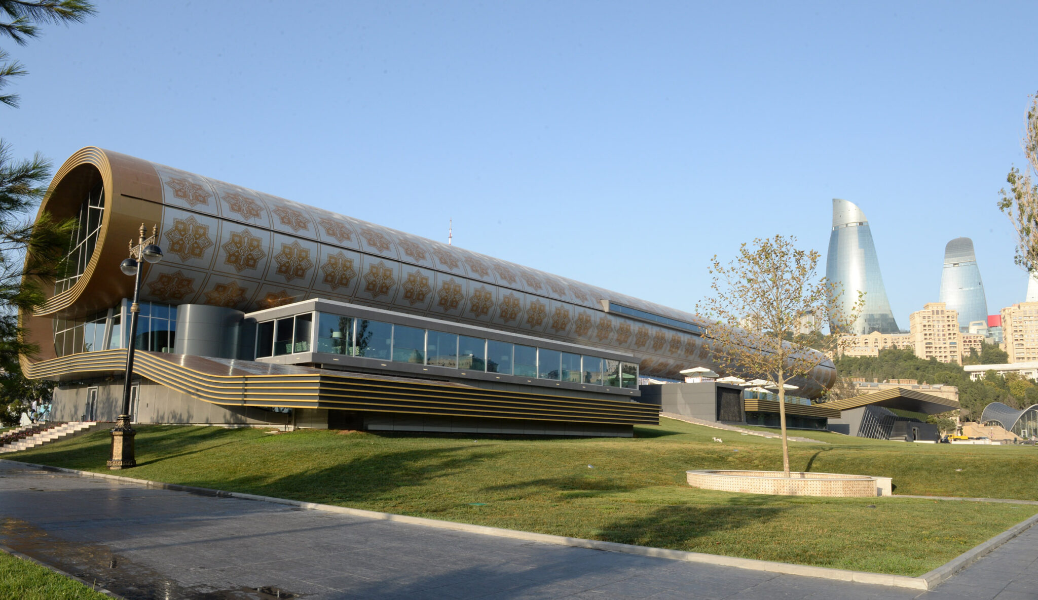 5 Things You Need to Know About Mercedes-Benz Fashion Week Azerbaijan. A Luxury Fashion Experience You’ll Want to Attend Next Season.