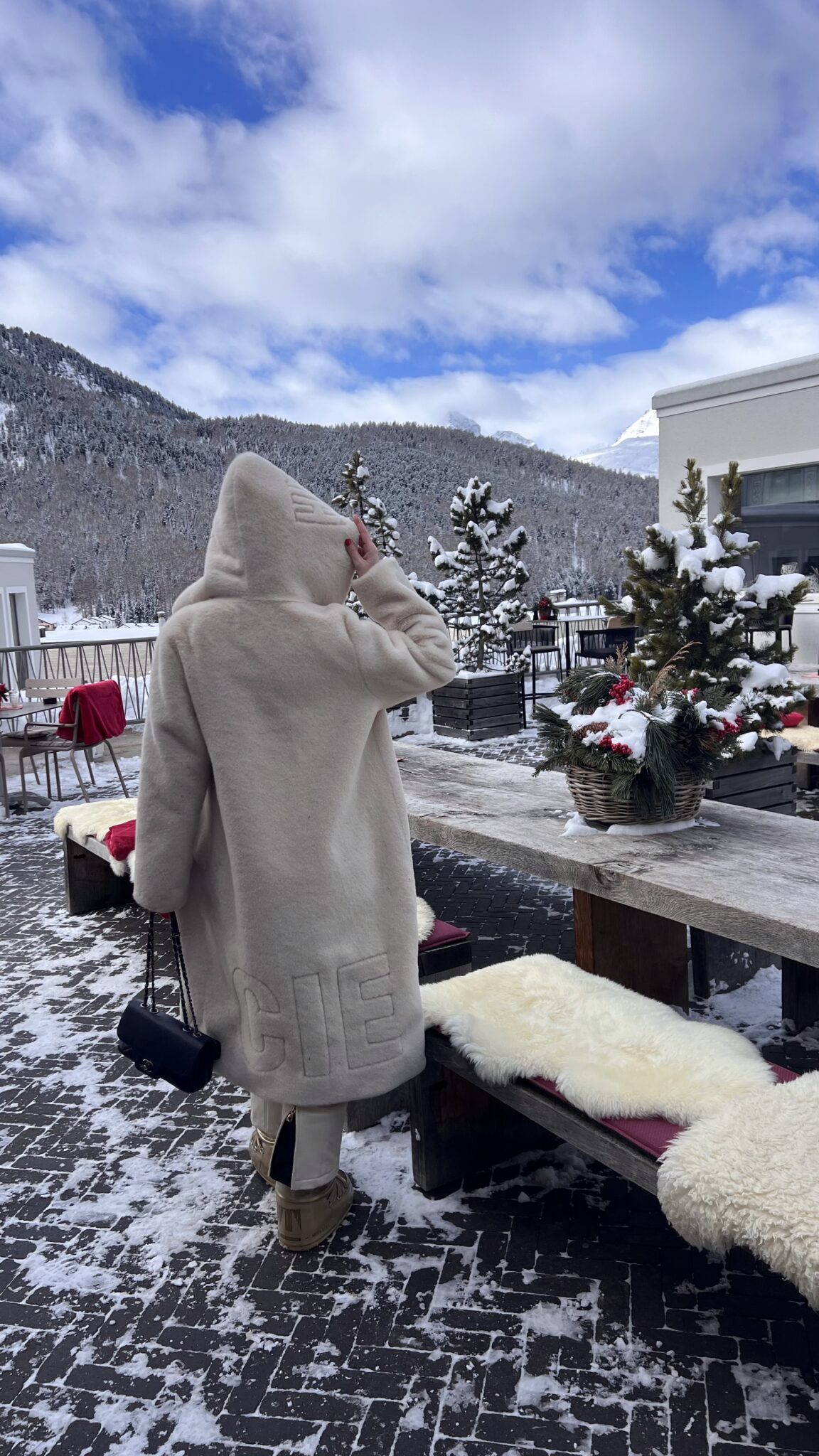 My looks by High Society Ski for Snow Polo World Cup 2026. Luxury Ski Fashion & the Perfect Après-Ski Looks.