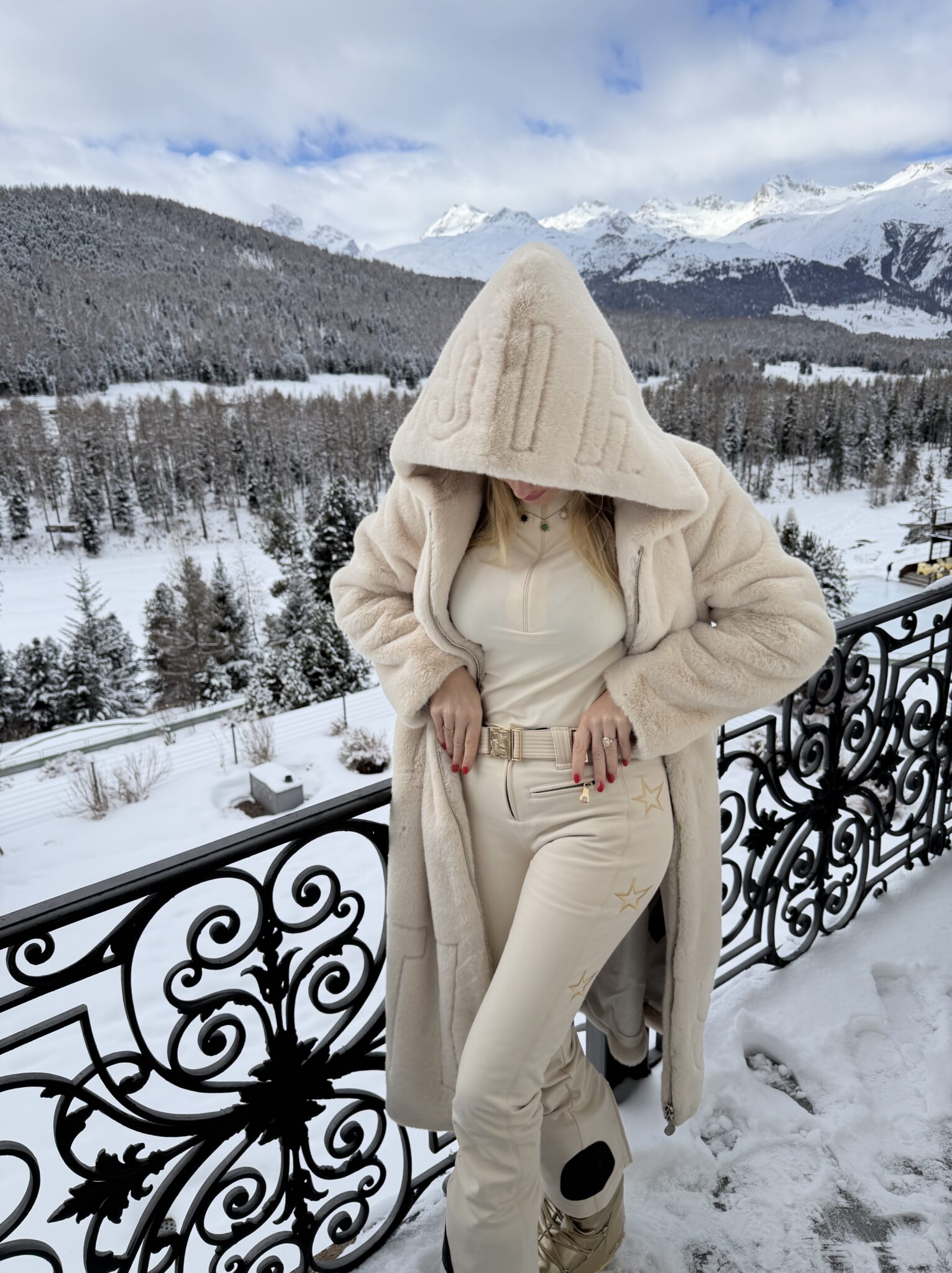 My looks by High Society Ski for Snow Polo World Cup 2026. Luxury Ski Fashion & the Perfect Après-Ski Looks.