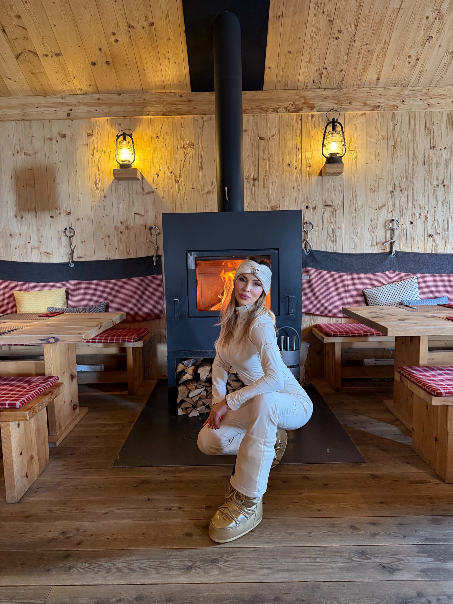 My looks by High Society Ski for Snow Polo World Cup 2026. Luxury Ski Fashion & the Perfect Après-Ski Looks.