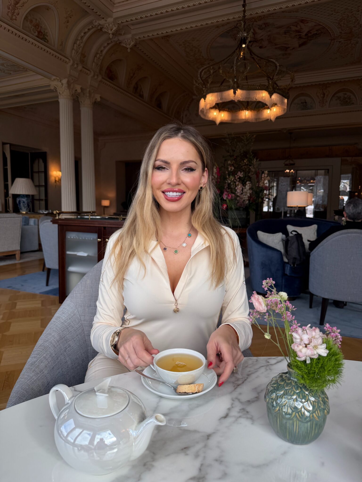 My looks by High Society Ski for Snow Polo World Cup 2026. Luxury Ski Fashion & the Perfect Après-Ski Looks.