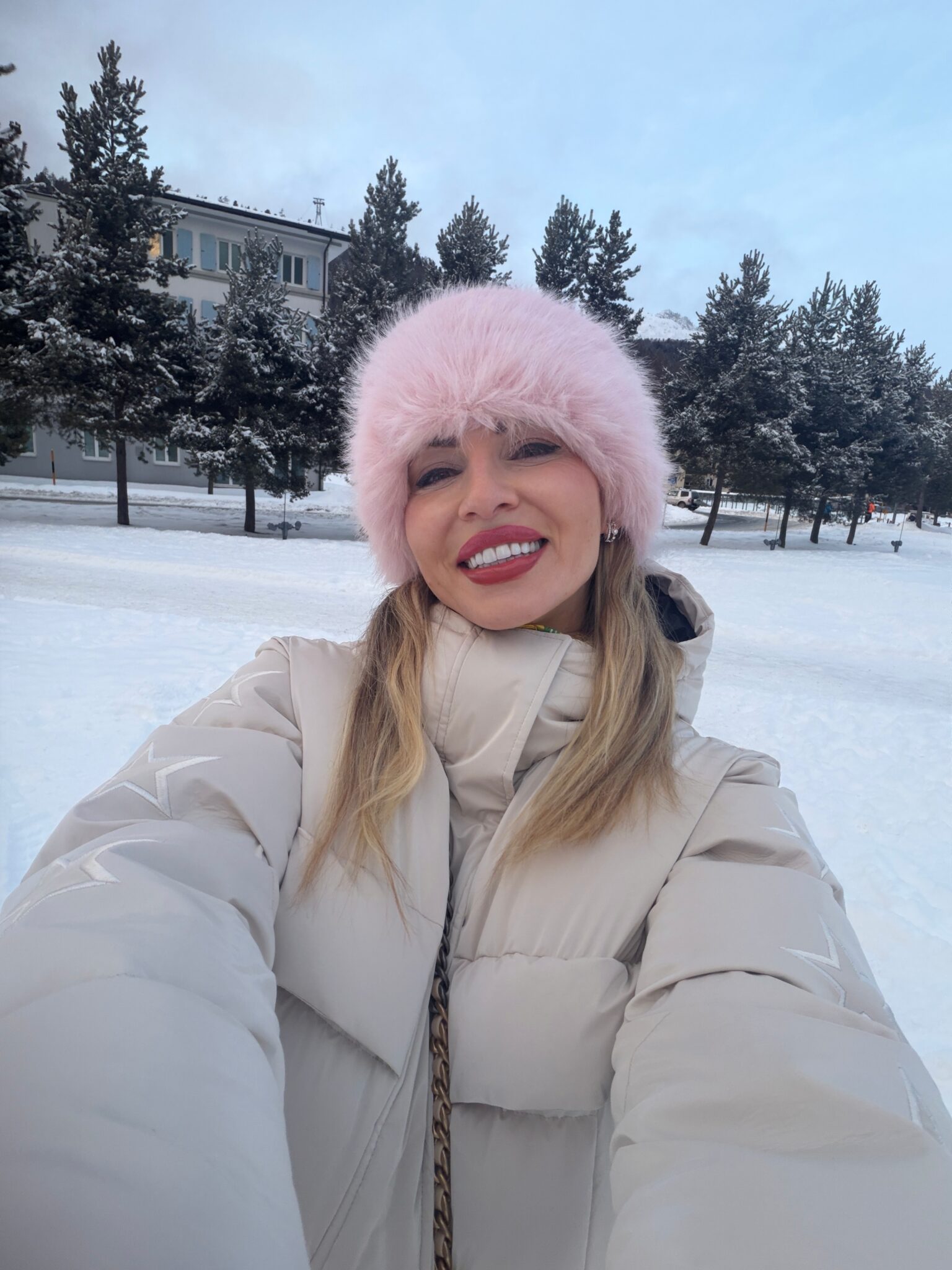 My looks by High Society Ski for Snow Polo World Cup 2026. Luxury Ski Fashion & the Perfect Après-Ski Looks.