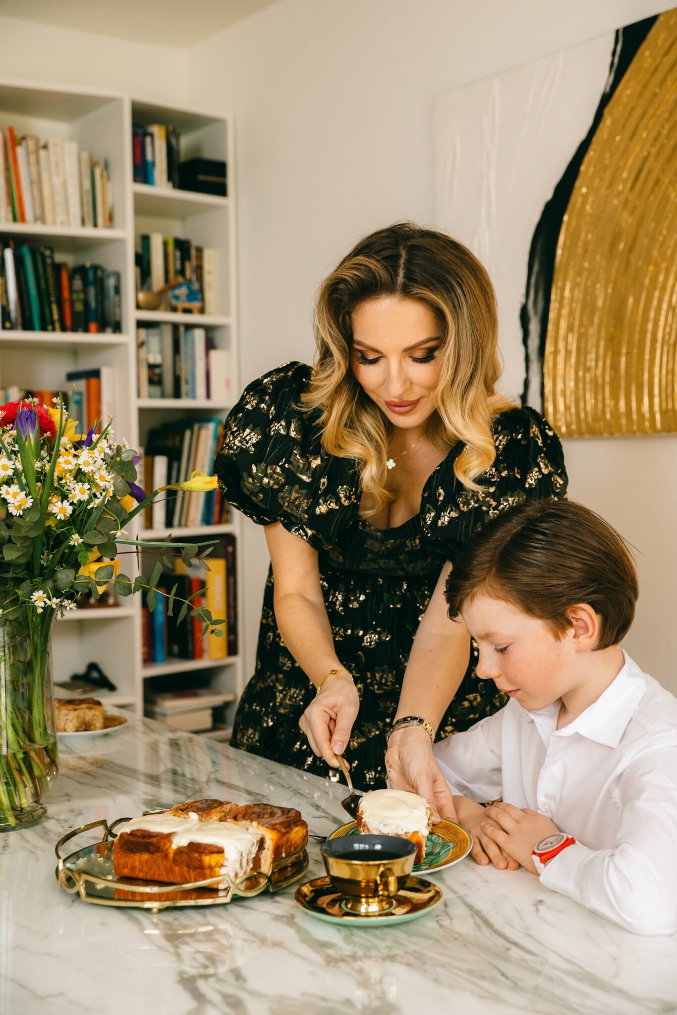 From Garden to Table: 10 Elegant Family Photoshoot Ideas You’ll Want to Copy in 2026. Bella Zofia's family album. 5 From Garden to Table: 10 Elegant Family Photoshoot Ideas You’ll Want to Copy in 2026. Bella Zofia's family album.