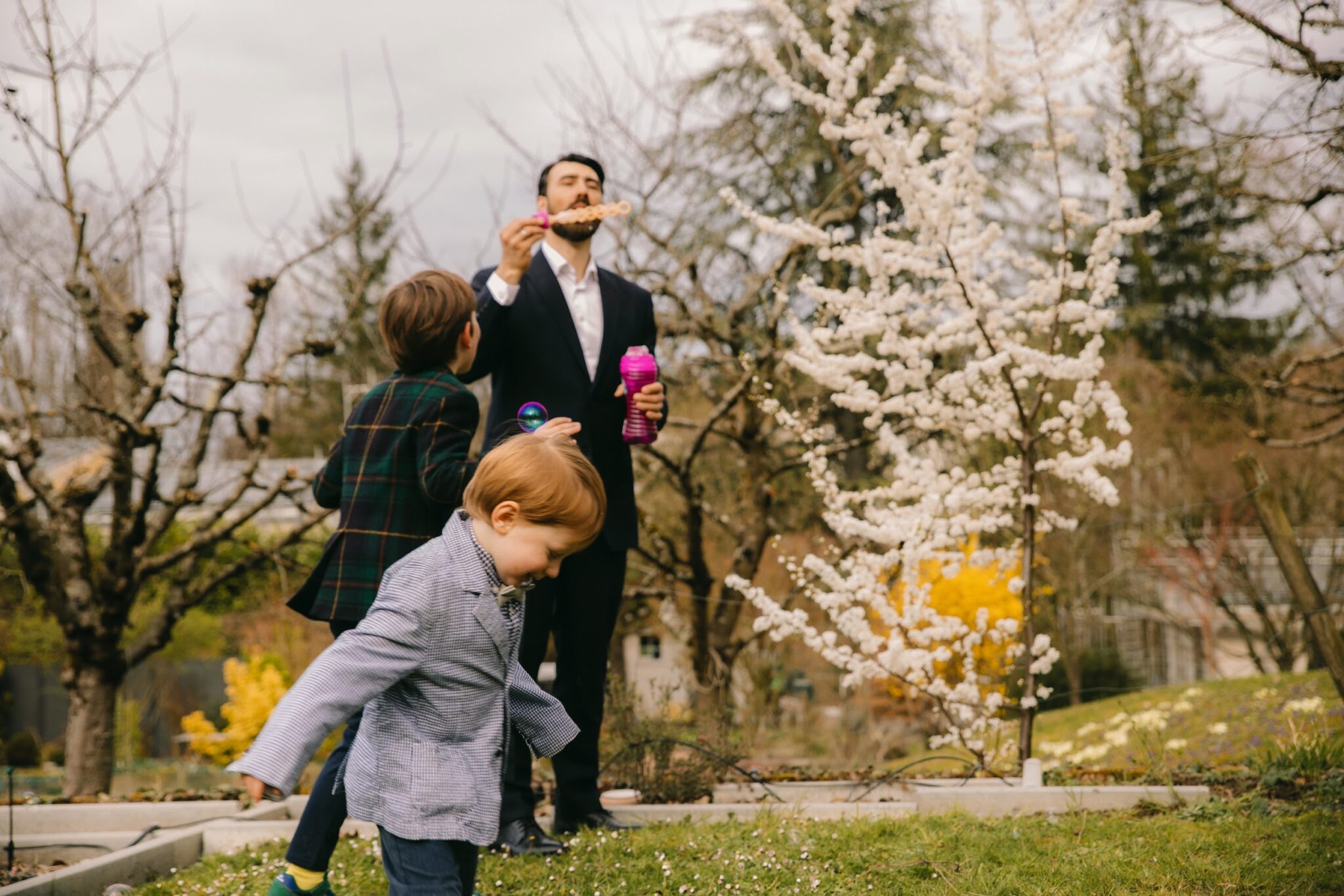 From Garden to Table: 10 Elegant Family Photoshoot Ideas You’ll Want to Copy in 2026. Bella Zofia's family album. 17 From Garden to Table: 10 Elegant Family Photoshoot Ideas You’ll Want to Copy in 2026. Bella Zofia's family album.